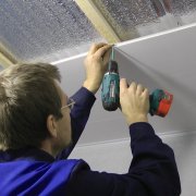 Cara menyelimuti siling dan dinding dengan panel plastik - lawatan ke dunia hiasan