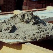 Misturas de cimento-cal-areia e gesso seco: consideramos em detalhe as composições