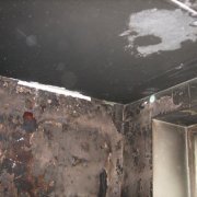 Bagaimana dan apa yang harus dicuci dinding selepas kebakaran