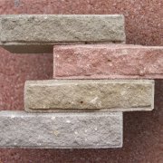 Menghadapi bata hiasan: batu dan jenis