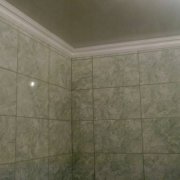 Kami meletakkan jubin di bilik mandi: bahagian 1 - menyiapkan dinding untuk jubin