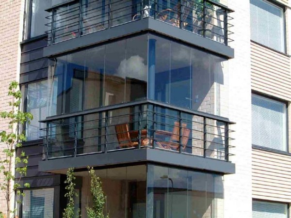 Variasi kaca tanpa balkoni