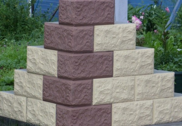 Blocs de silicate avec décor avant