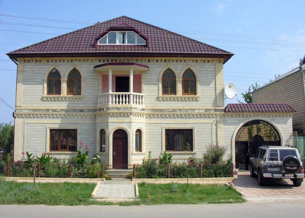 Суочавање са фасадом куће с дагестанским каменом
