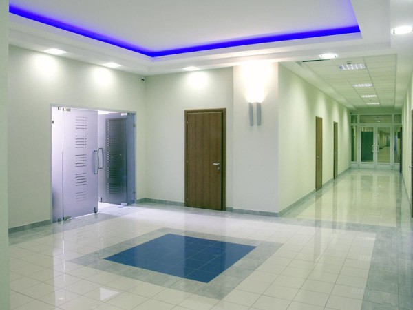 Pilihan untuk bangunan pejabat: dinding terpampang dan siling papan eternit
