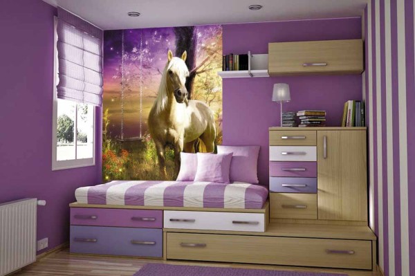 Tabika ungu dan wallpaper foto yang dipadankan dengan kuda dengan harmoni