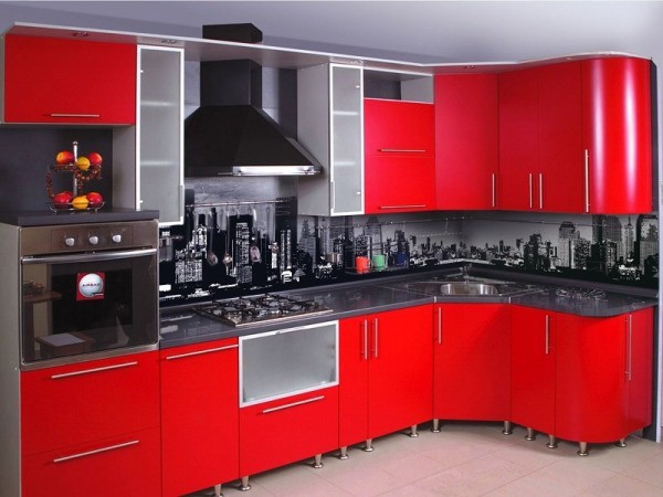 Merah dan hitam di bahagian dalam dapur