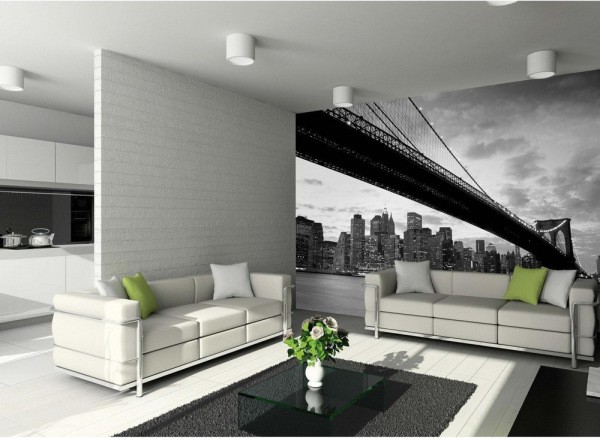 Mural hitam dan putih dengan gambar Jambatan Brooklyn di bahagian dalam ruang tamu