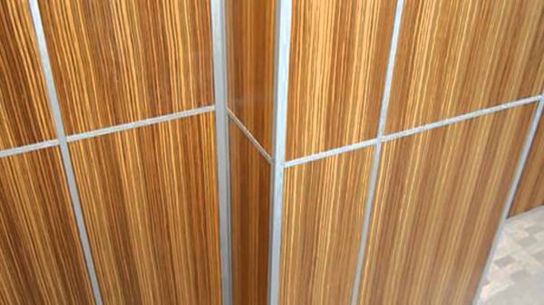 Panel pvc meniru tekstur kayu