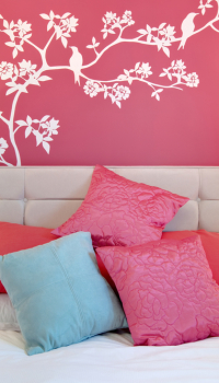 Радостна розова спалня