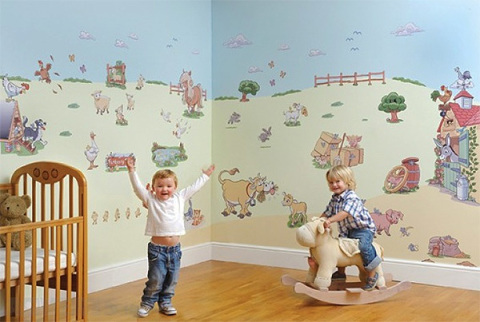 Kami mengambil kira kepentingan anak semasa memilih kertas dinding