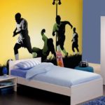Hiasan bilik budak lelaki dengan mural bertema bola sepak