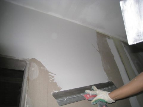 Permukaan plasterboard dempul